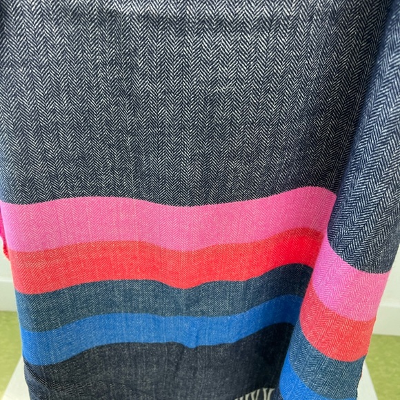 Funky shawl scarf 27”x74” Wrap - Picture 8 of 8